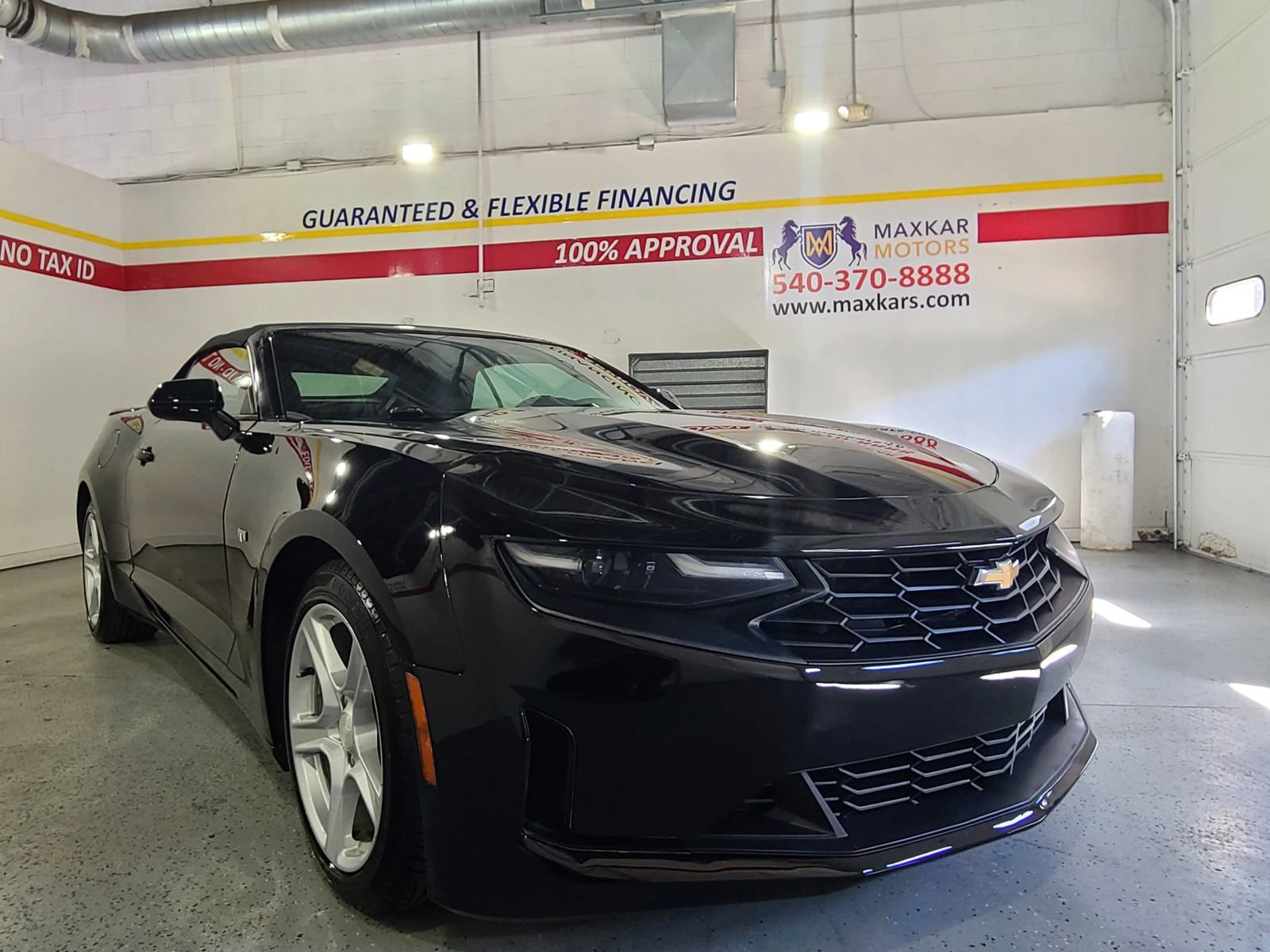 Used 2020 Chevrolet Camaro LT RWD image 1