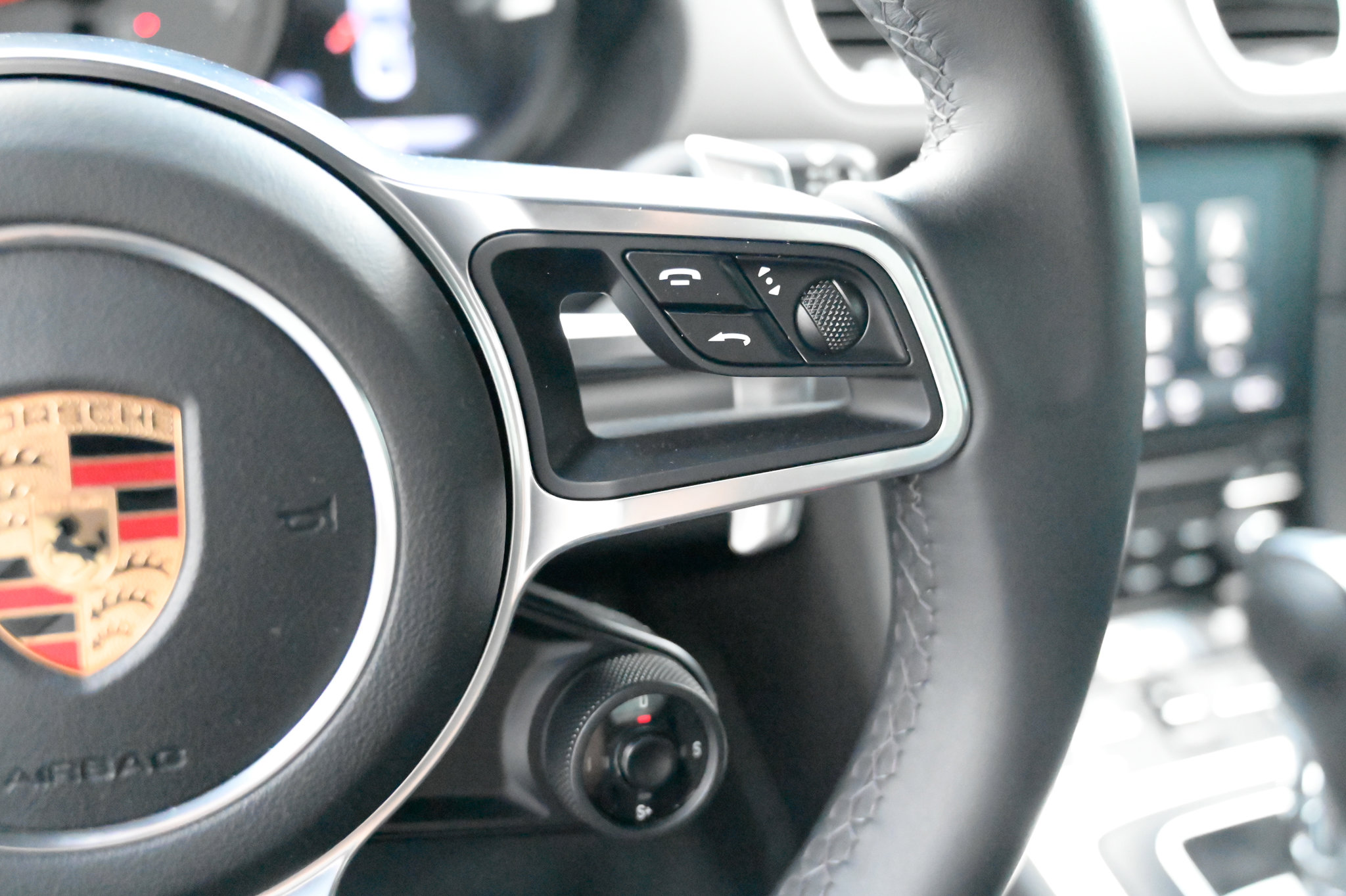 Used 2019 Porsche 718 Cayman S image 25