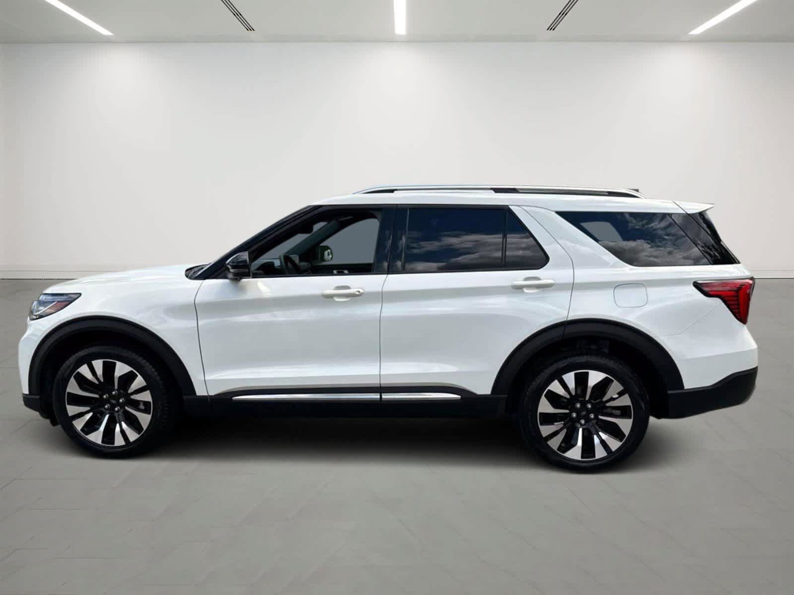 Used 2025 Ford Explorer Platinum w/ LUX Leather Package AWD/4WD image 2