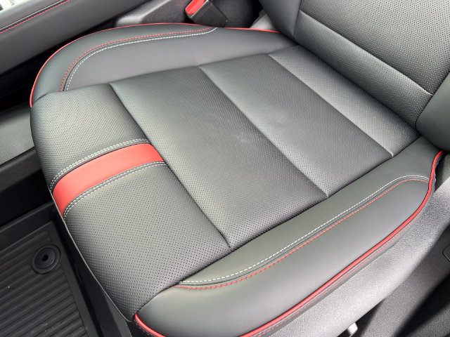 New 2027 Chevrolet Traverse RS w/ LPO, Floor Liner Package AWD/4WD image 13