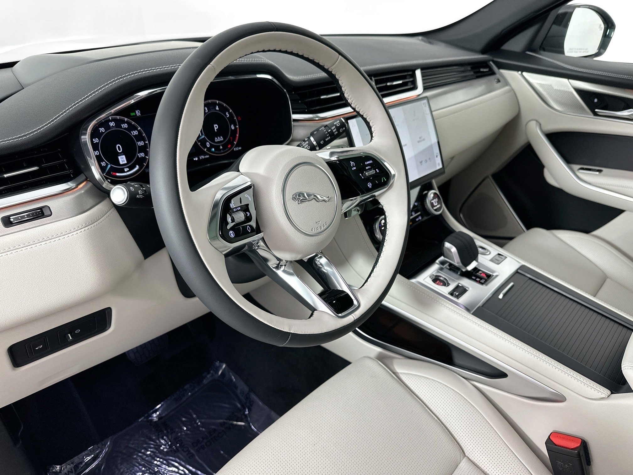 Used 2026 Jaguar F-PACE R-Dynamic S image 10