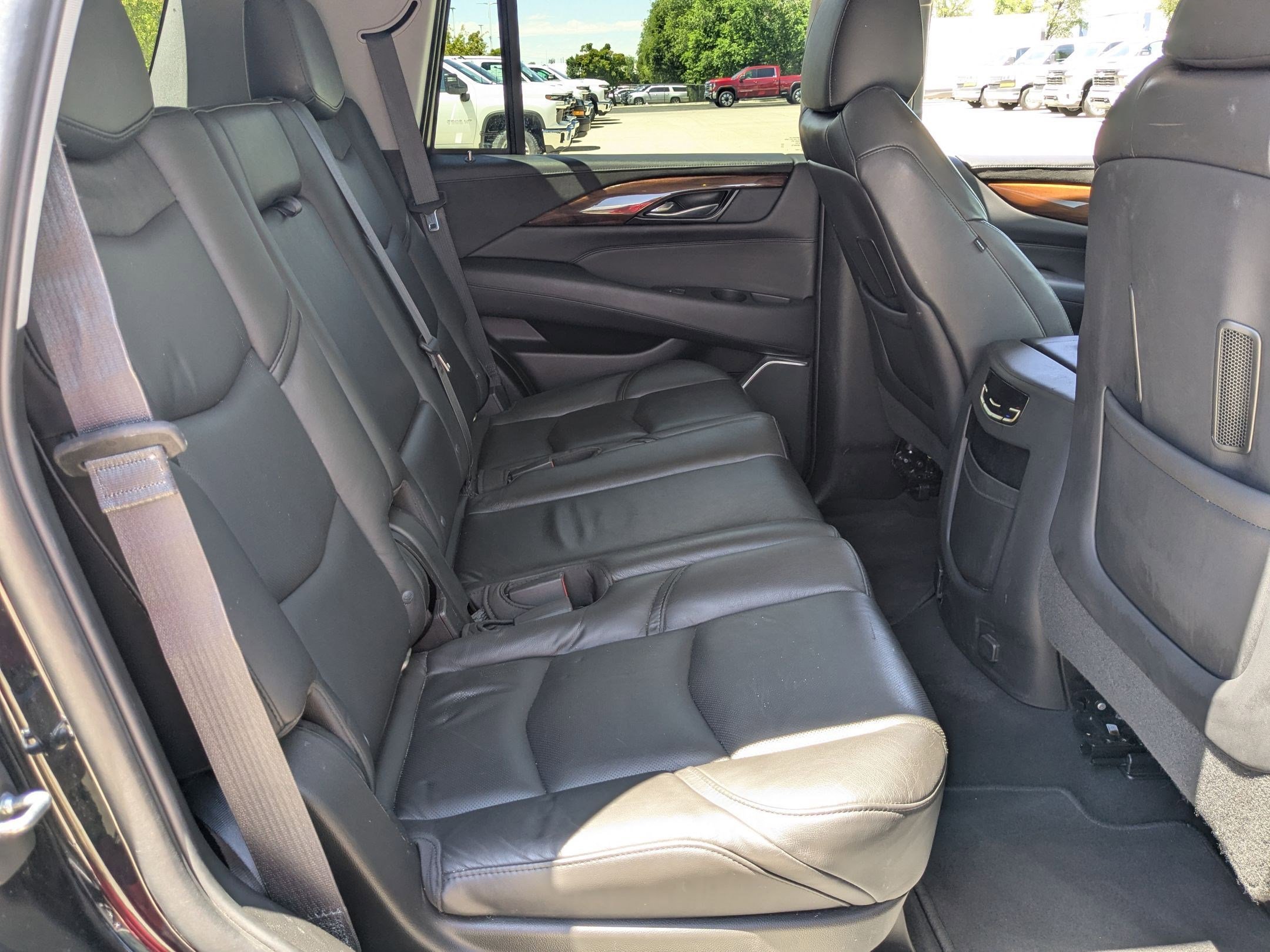 Used 2019 Cadillac Escalade Luxury AWD/4WD image 28