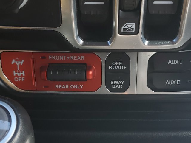 Certified 2020 Jeep Gladiator Rubicon AWD/4WD image 32