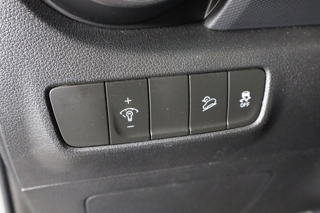 Used 2023 Hyundai Kona Limited FWD image 17