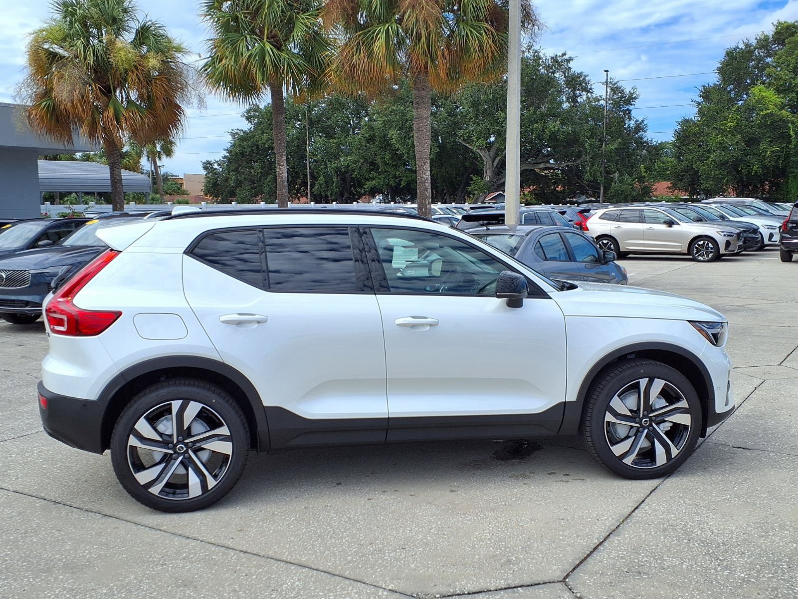 New 2026 Volvo XC40 B5 Plus w/ Protection Package Premier AWD/4WD image 8