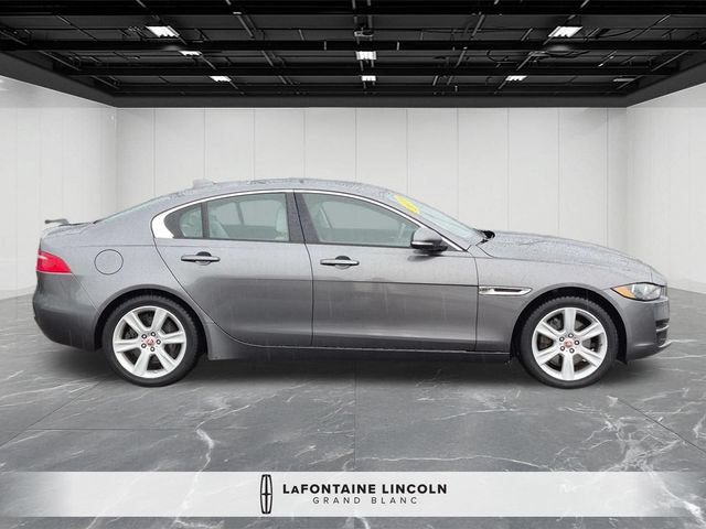 Used 2018 Jaguar XE Premium AWD/4WD image 6