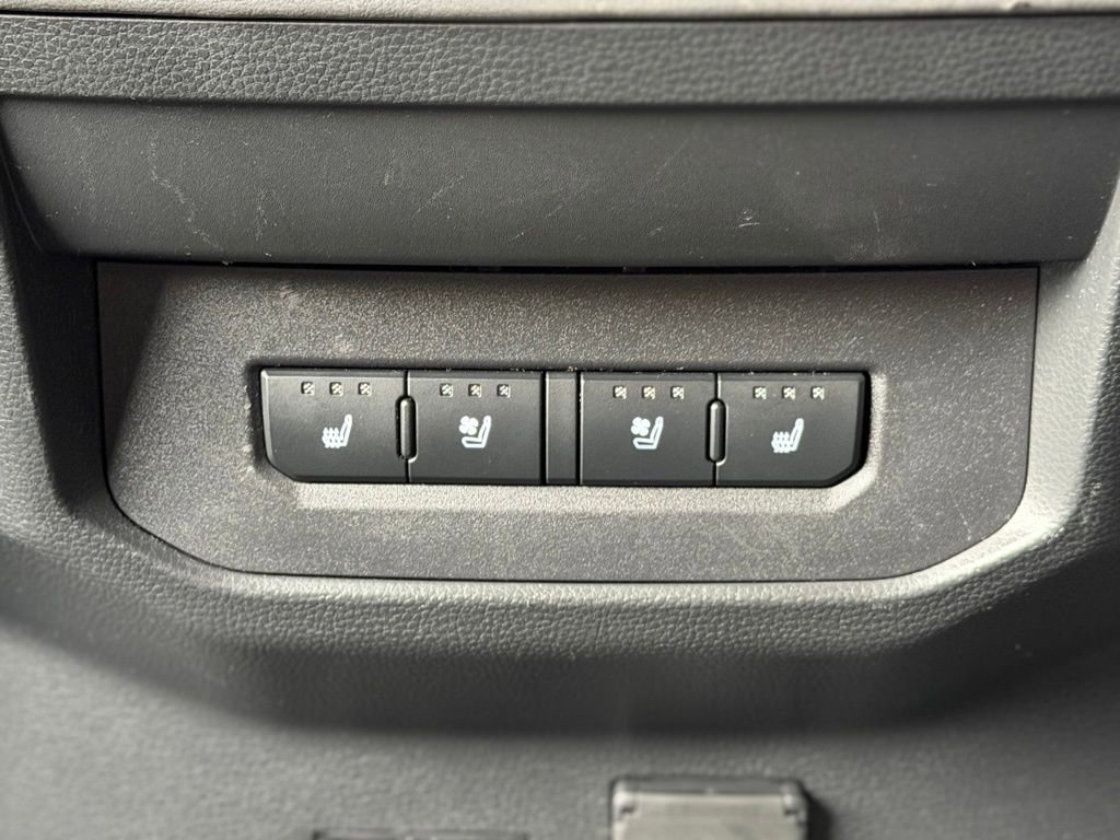 Used 2023 Toyota Tundra Platinum image 5