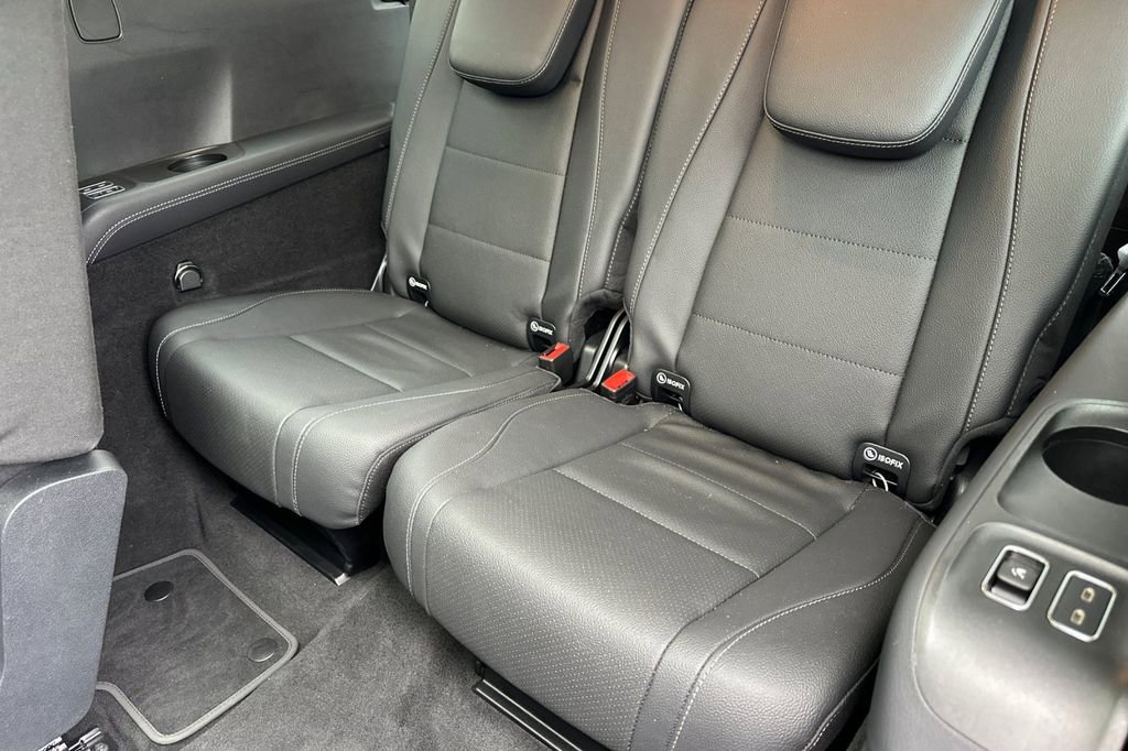 Used 2024 Mercedes-Benz GLS 450 4MATIC image 15