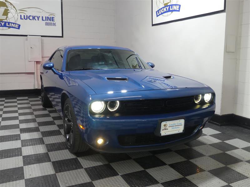 Used 2020 Dodge Challenger SXT w/ Plus Package image 5