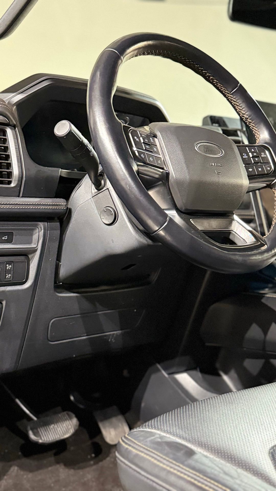 Used 2022 Ford Expedition Platinum image 39