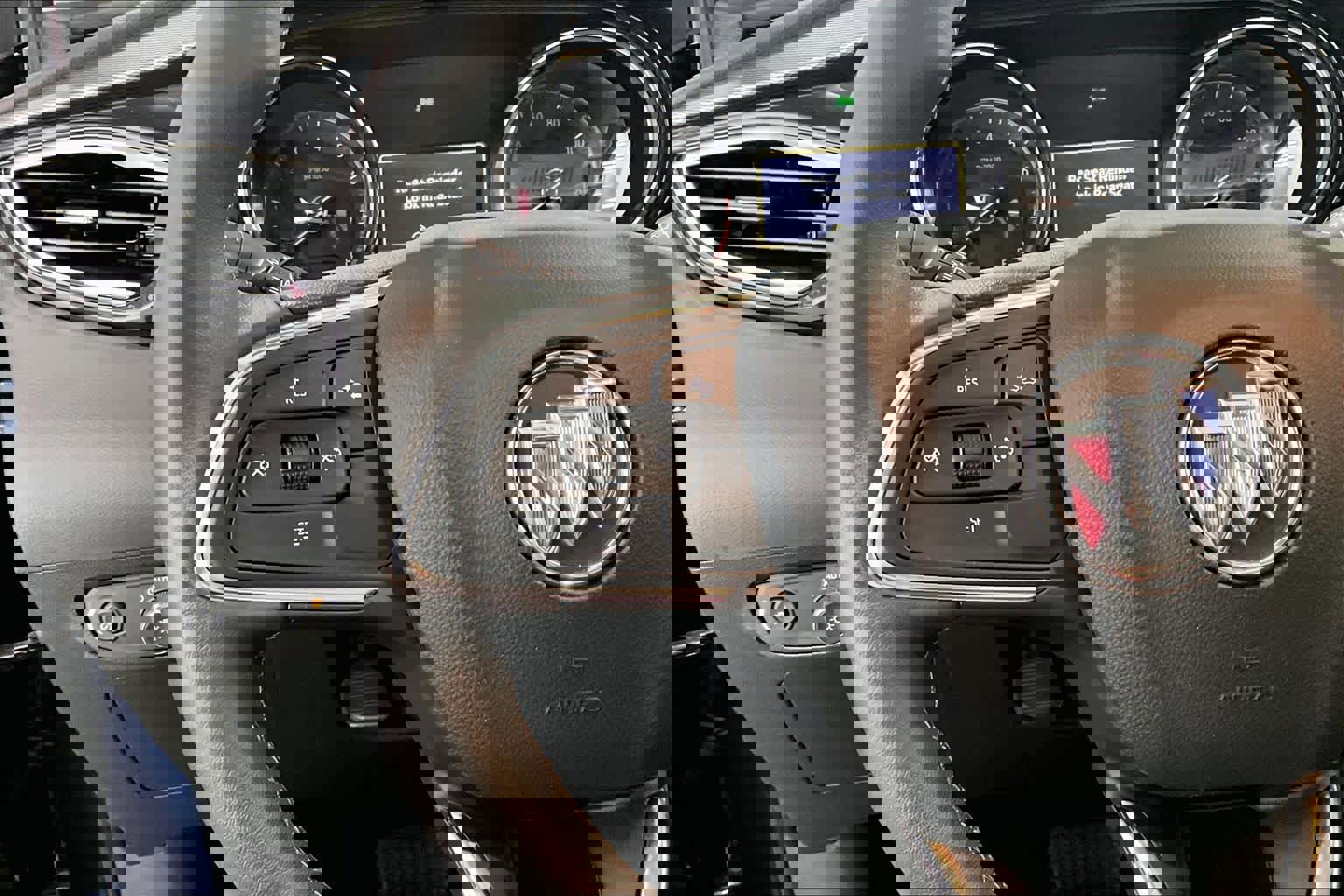 Used 2023 Buick Encore GX Select w/ Safety Package II AWD/4WD image 20