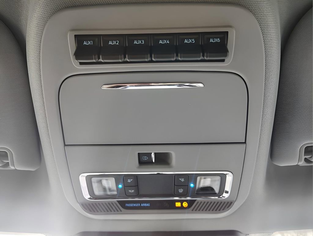 New 2026 Ford F350 Lariat w/ Black Appearance Package image 18