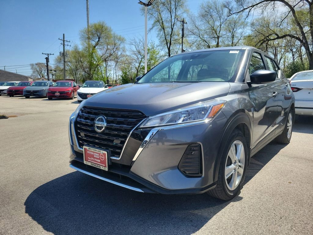 Used 2021 Nissan Kicks S FWD image 2