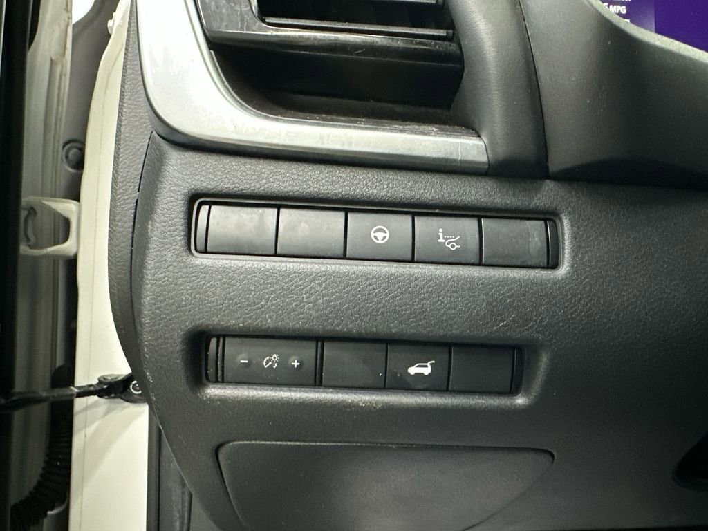 Used 2021 Nissan Rogue Platinum image 35