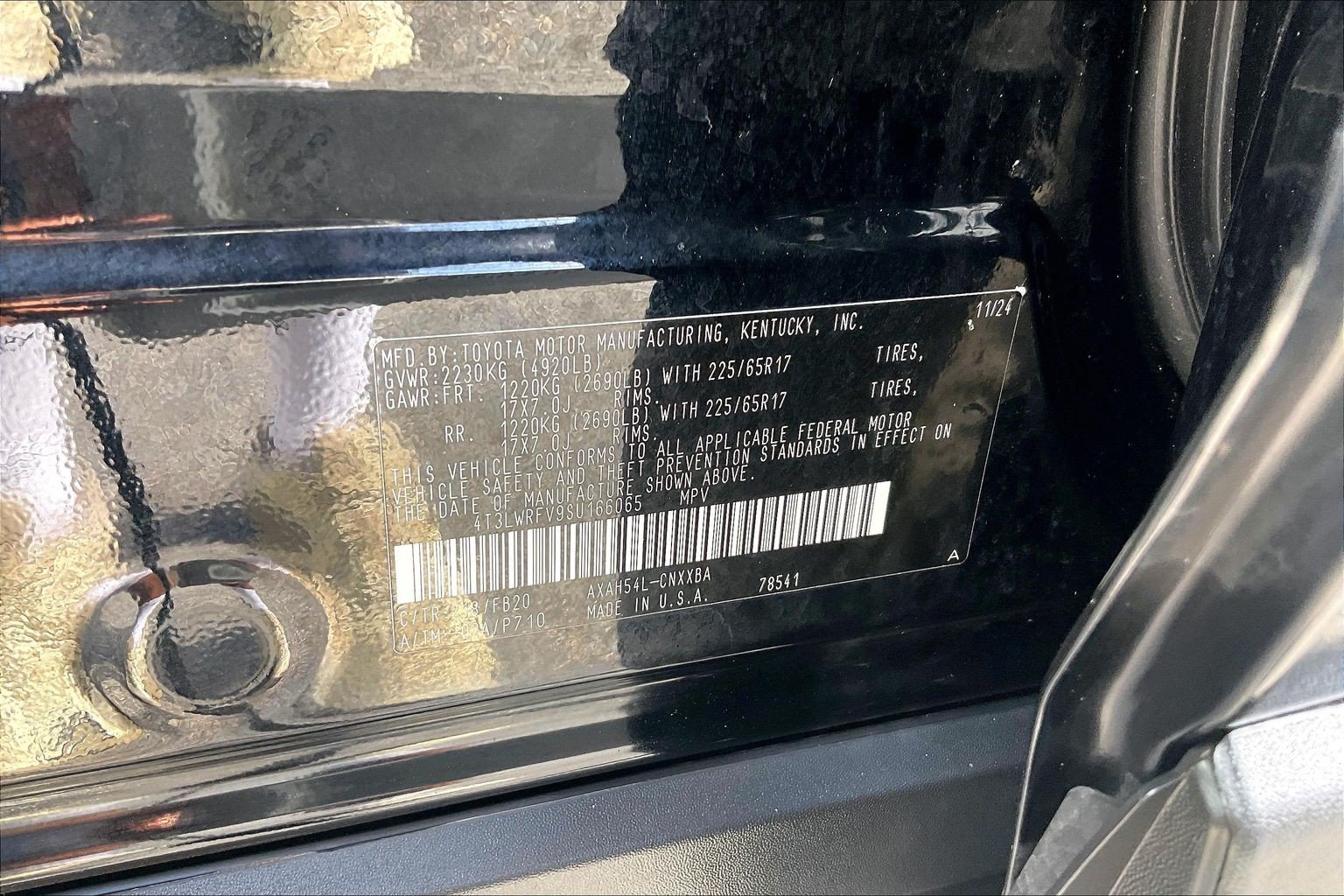Used 2025 Toyota RAV4 LE AWD/4WD image 36