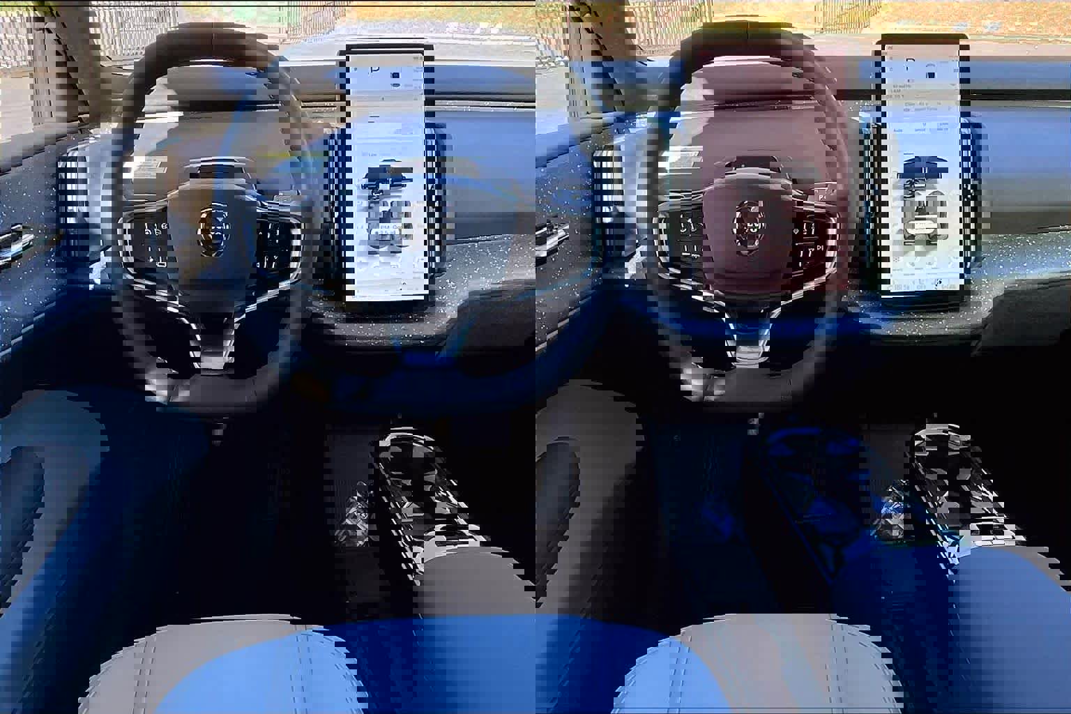 New 2025 Volvo EX30 Ultra w/ Protection Package Premier image 15