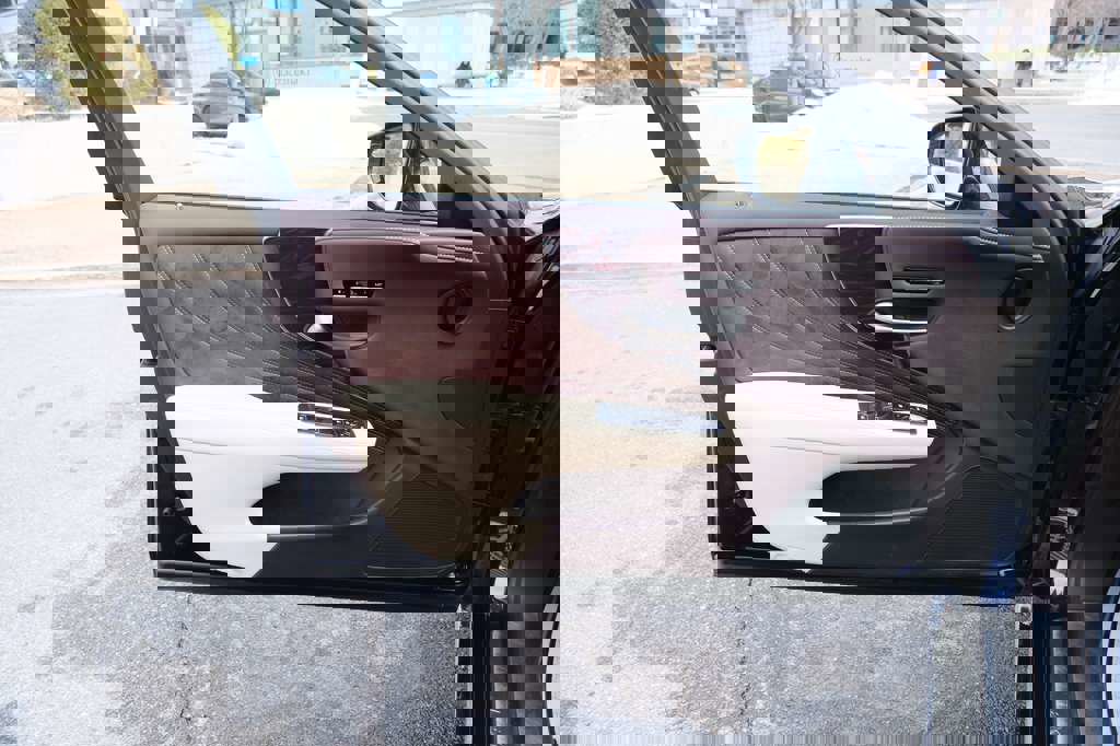 Used 2018 Lexus LS 500 AWD w/ Luxury Package image 19