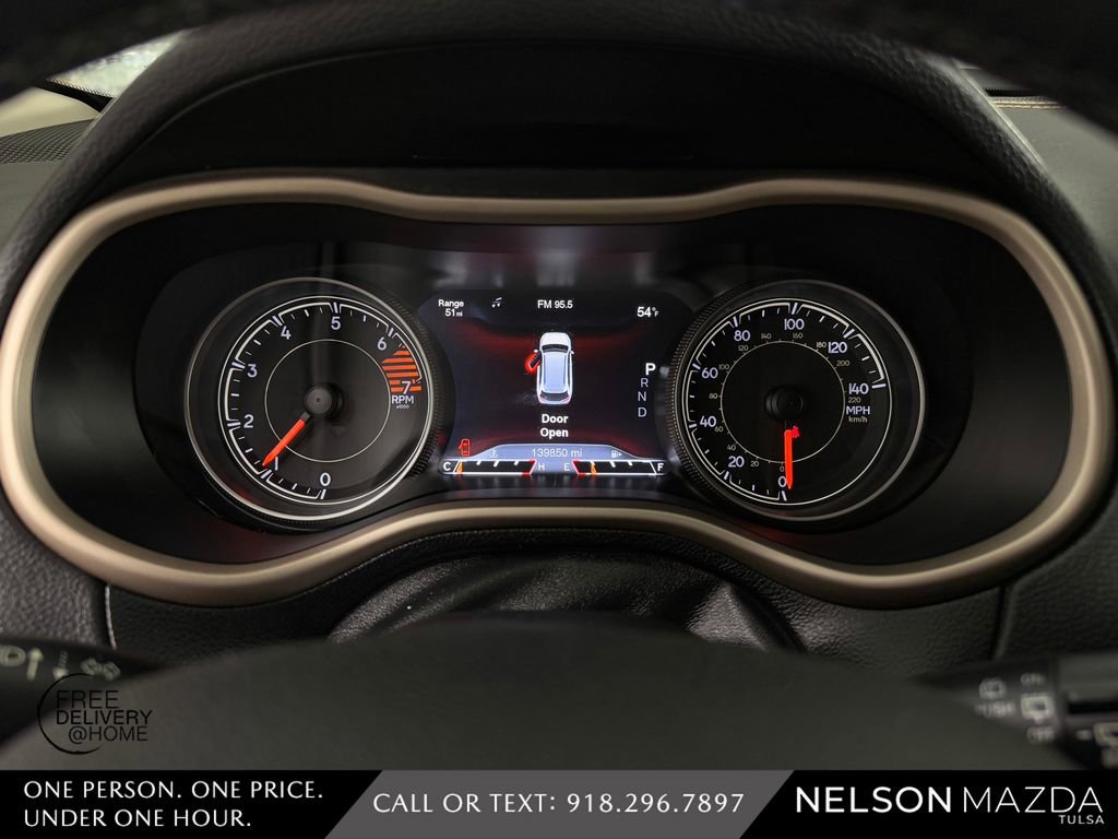 Used 2016 Jeep Cherokee Limited image 25