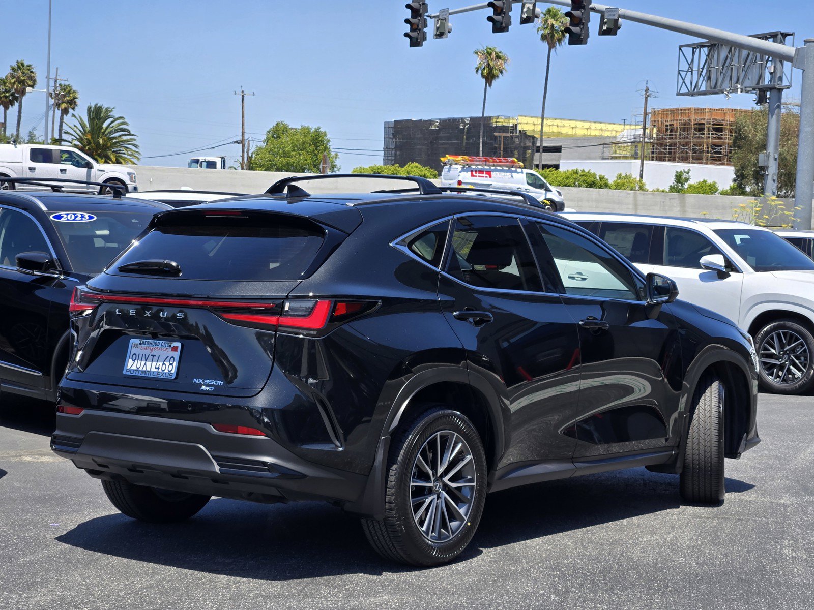 Used 2025 Lexus NX 350h AWD w/ Accessory Package (2T) image 4