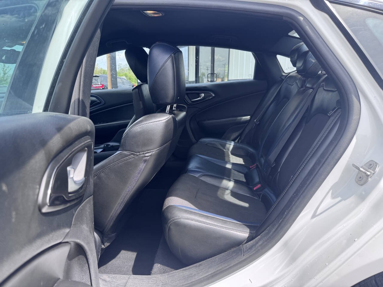Used 2016 Chrysler 200 S w/ Comfort Group FWD image 11