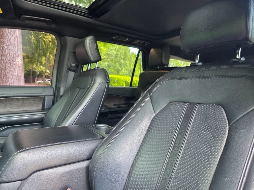 Used 2019 Ford Expedition Limited RWD image 13