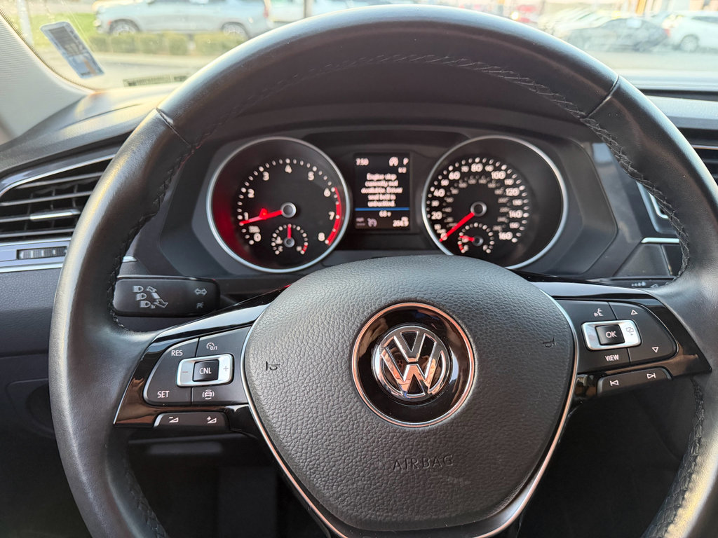 Used 2019 Volkswagen Tiguan SE w/ Panoramic Sunroof Package image 10