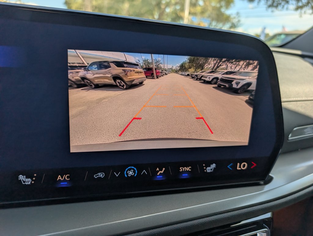 New 2027 Chevrolet Traverse LT FWD image 32