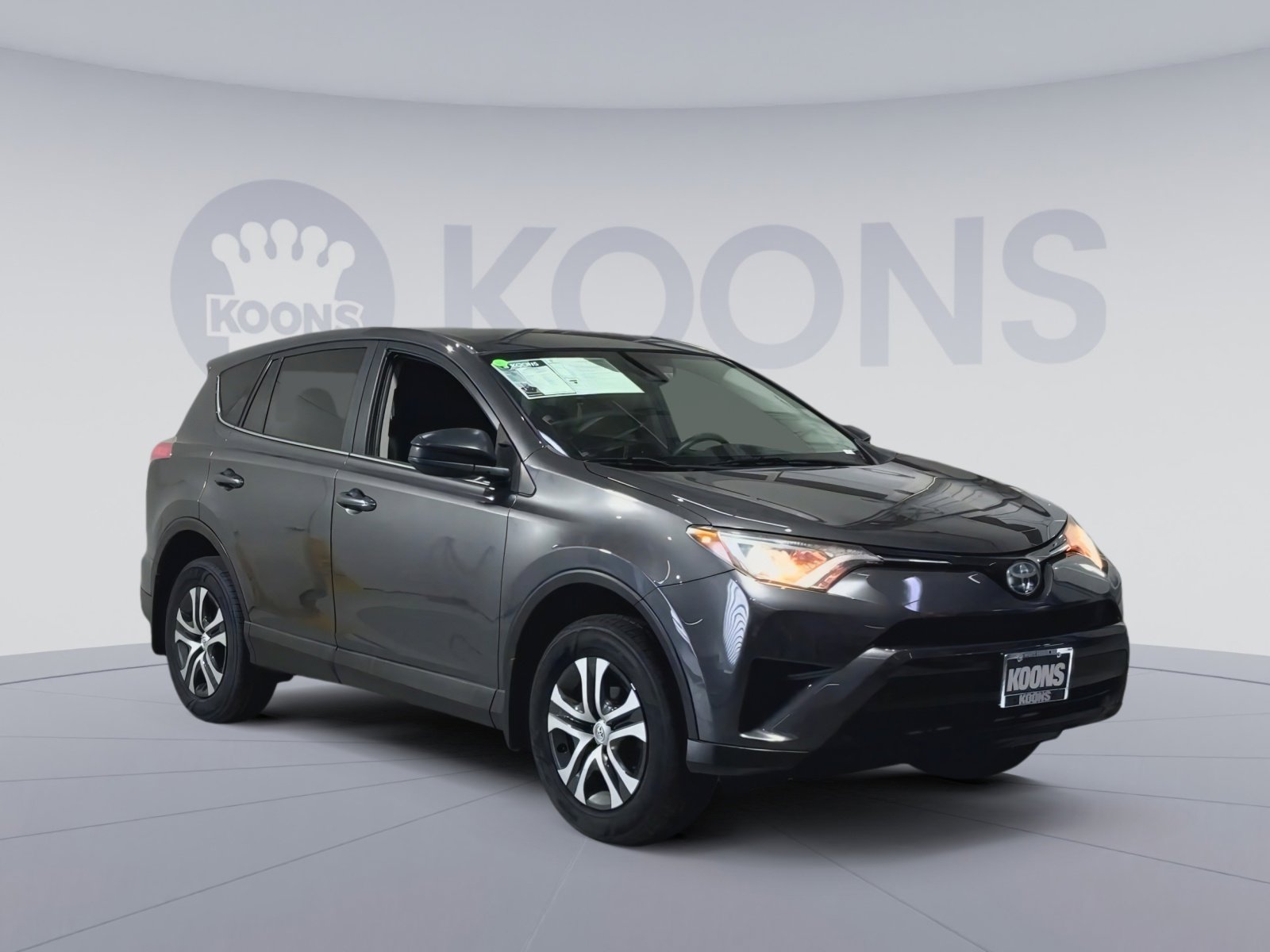 Used 2018 Toyota RAV4 LE image 5