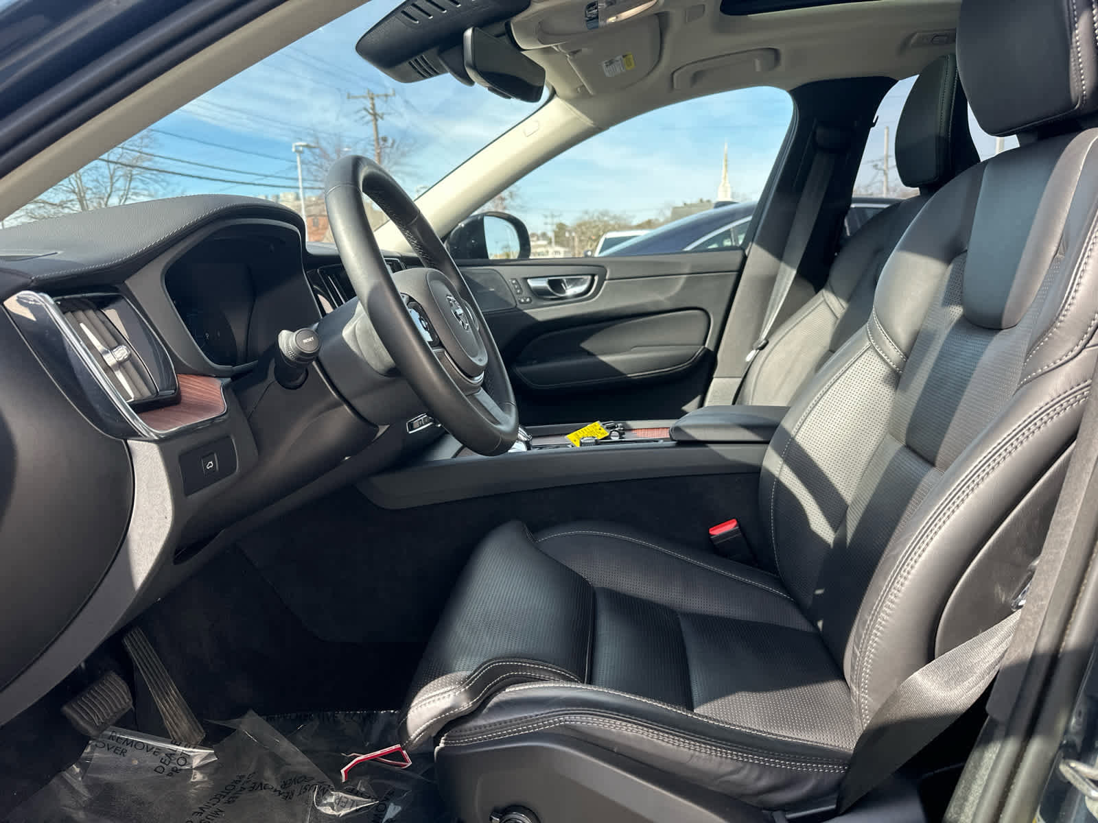 Used 2023 Volvo XC60 B5 Ultimate w/ Climate Package image 17