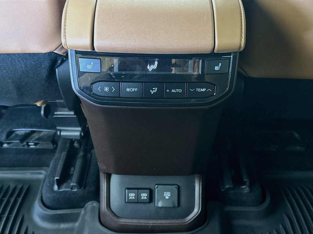 Used 2020 Toyota Highlander Platinum AWD/4WD image 31