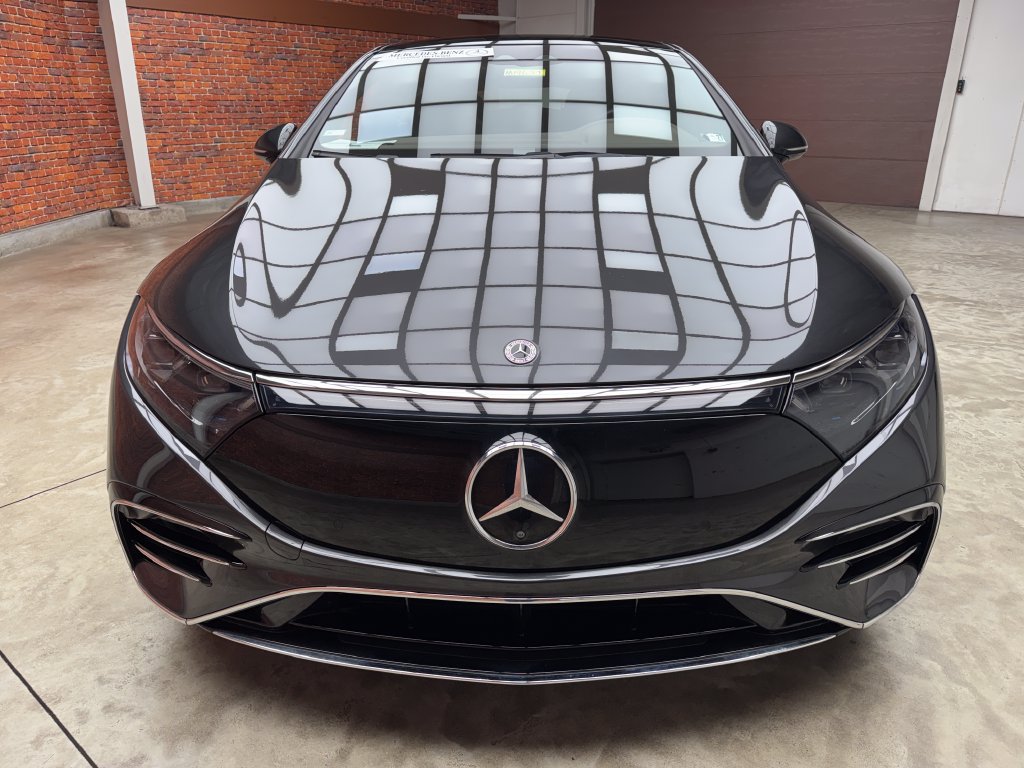 Certified 2023 Mercedes-Benz EQS 580 4MATIC Sedan w/ Exclusive Trim Package image 9
