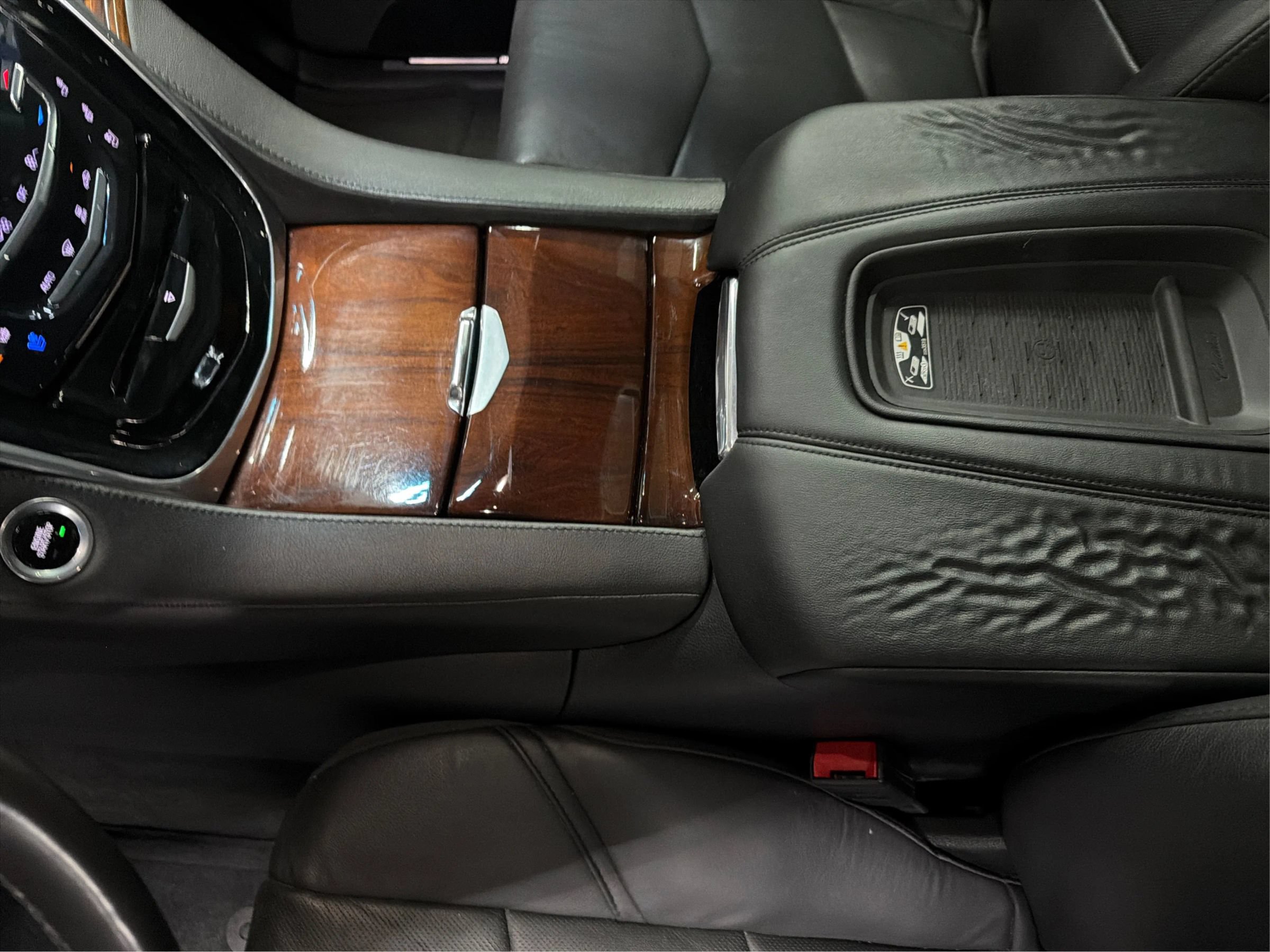 Used 2016 Cadillac Escalade Premium AWD/4WD image 34