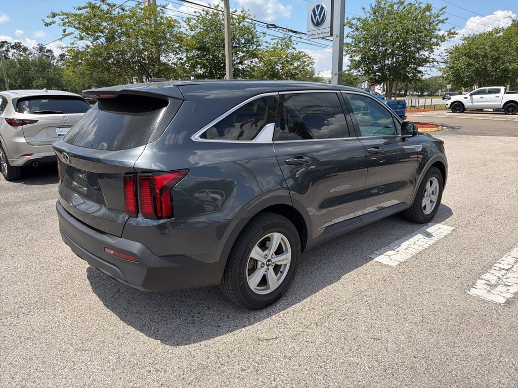 Used 2021 Kia Sorento LX FWD image 11