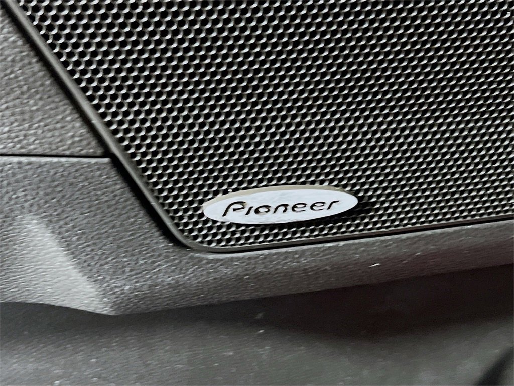 Used 2015 GMC Terrain SLT image 18