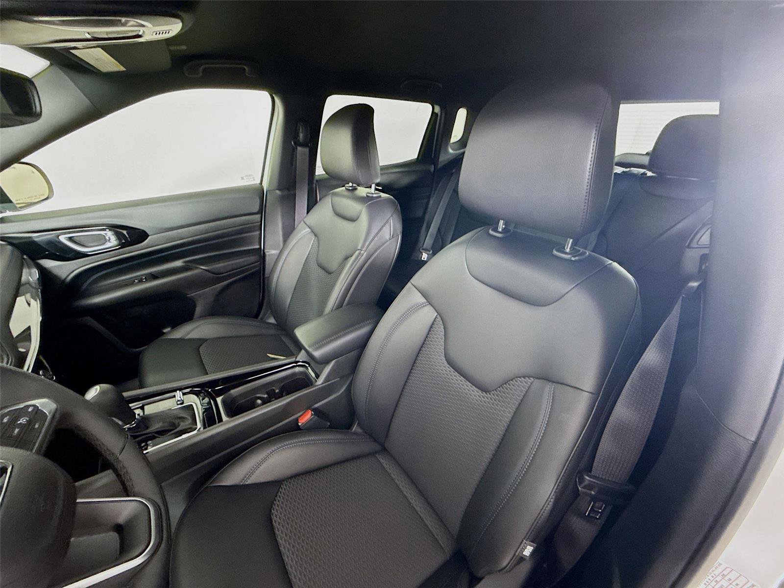 New 2026 Jeep Compass Latitude image 5