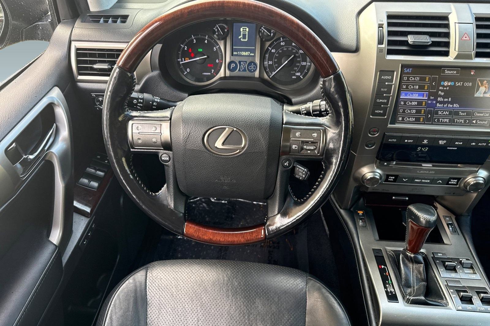 Used 2017 Lexus GX 460 Luxury w/ Preferred Accessory Package image 28