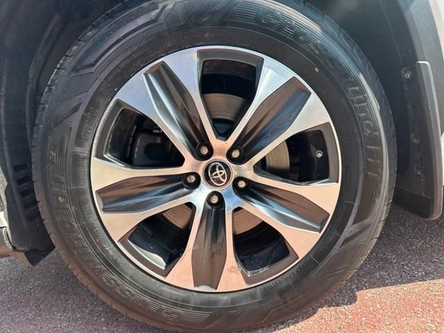 Used 2022 Toyota Highlander XLE image 29