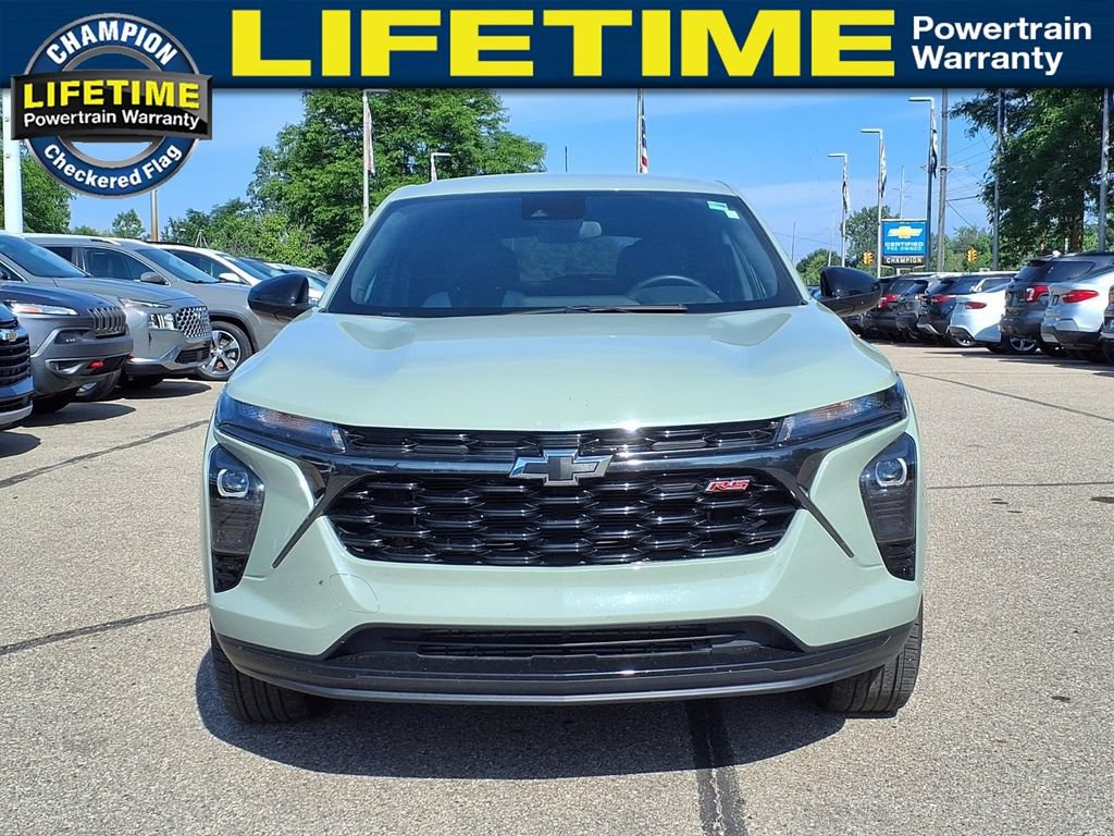 Used 2024 Chevrolet Trax RS w/ Driver Confidence Package FWD video 2