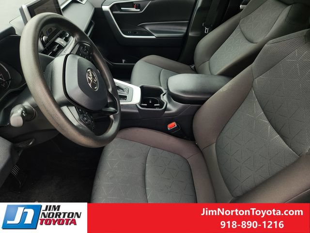 Used 2025 Toyota RAV4 XLE FWD image 13