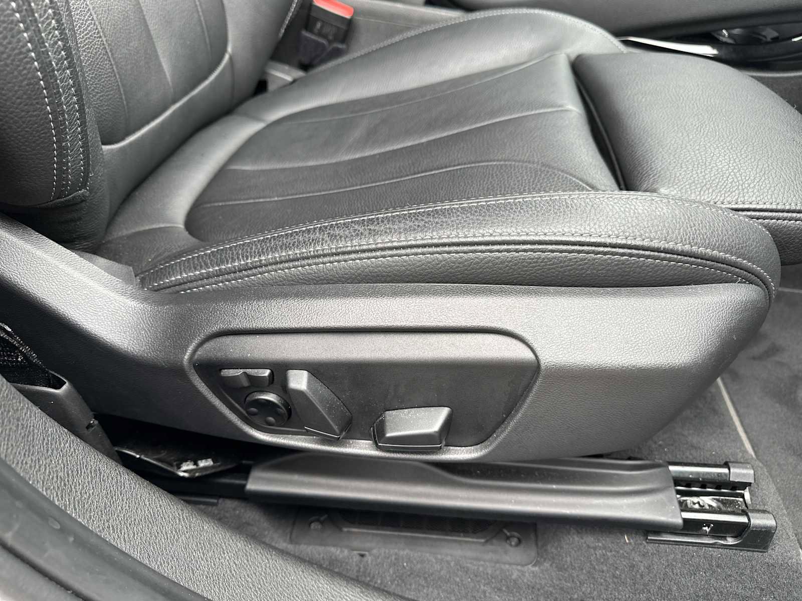 Used 2018 BMW X2 sDrive28i w/ M SportX Package image 30