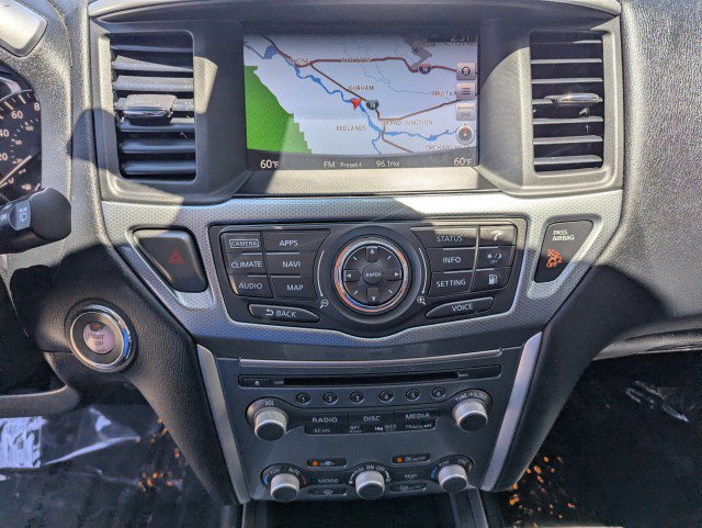 Used 2020 Nissan Pathfinder SL AWD/4WD image 18