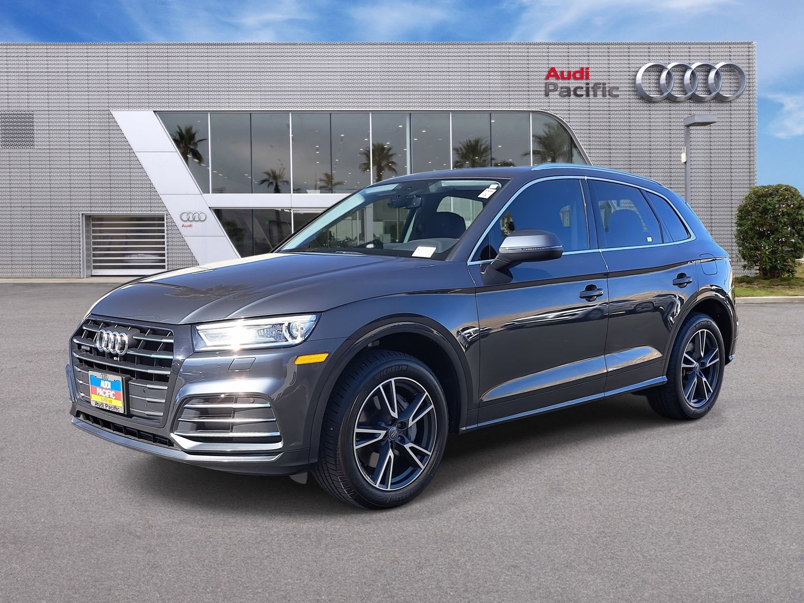 Used 2020 Audi Q5 e Premium w/ Convenience Package
