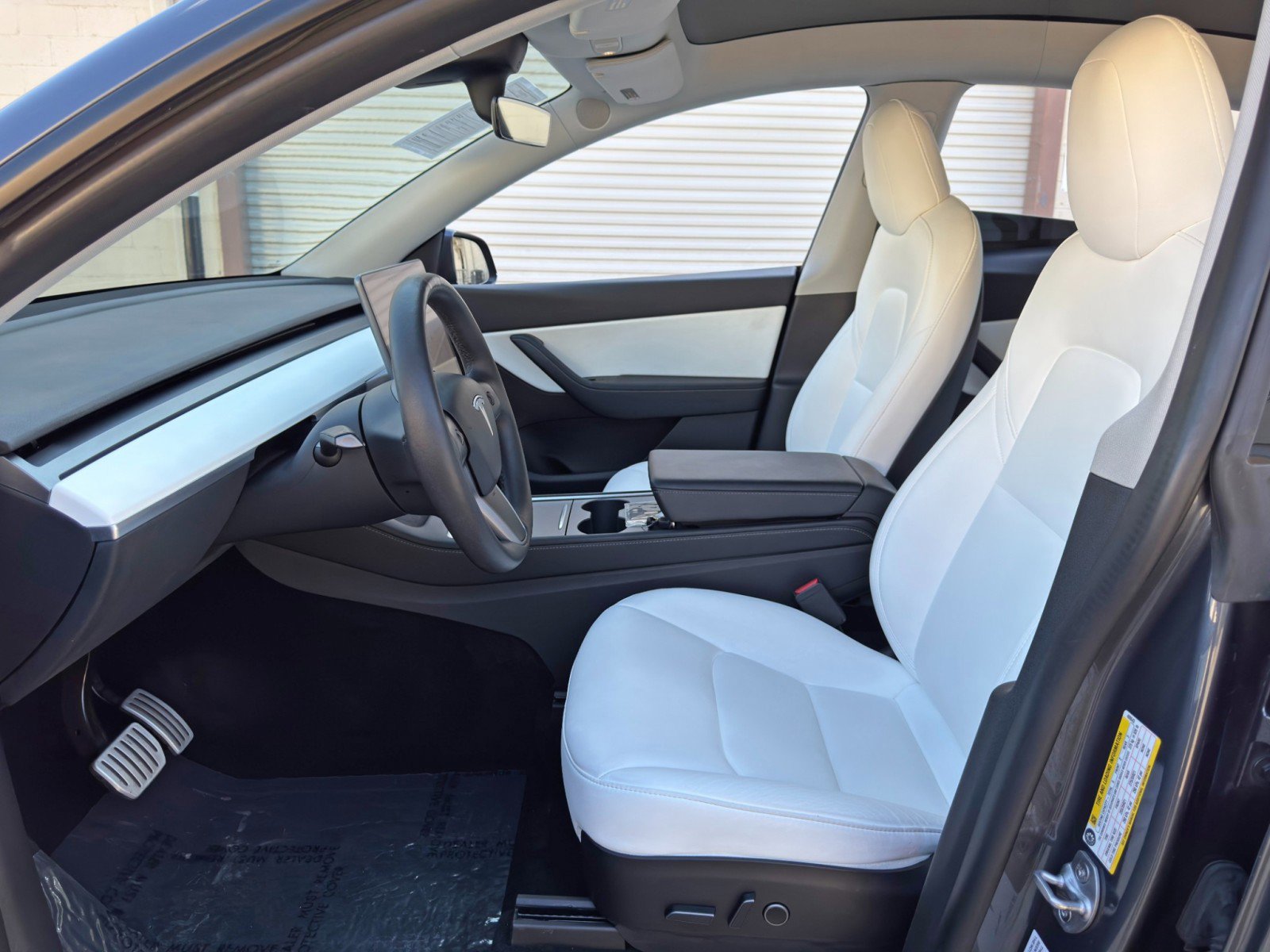 Used 2022 Tesla Model Y Performance AWD/4WD image 17