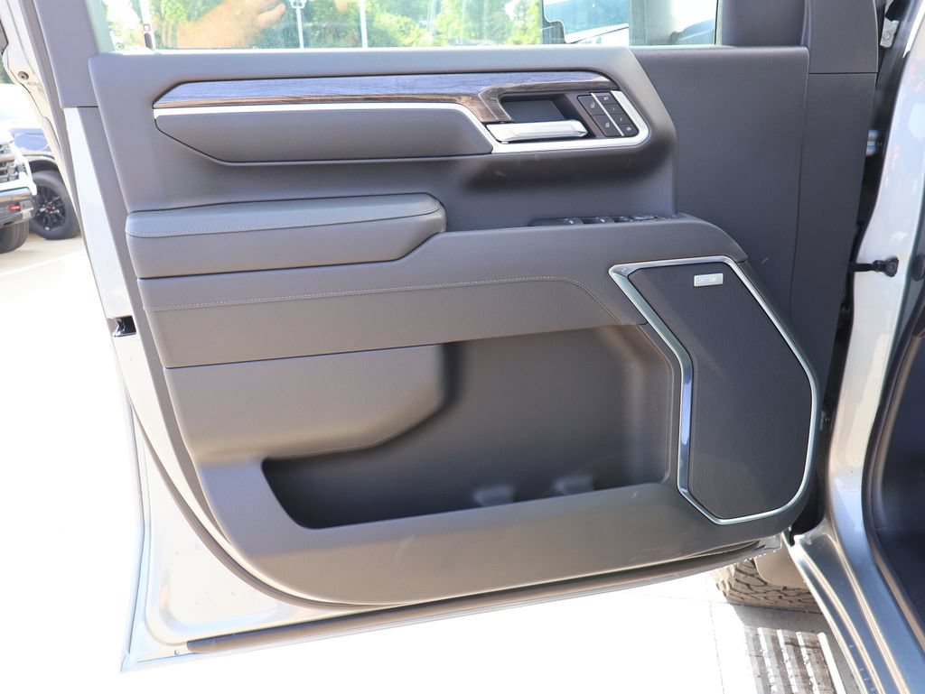 New 2026 Chevrolet Silverado 2500 LTZ w/ LTZ Plus Package AWD/4WD image 13