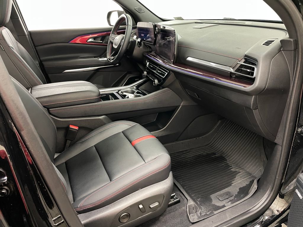 Certified 2024 Chevrolet Traverse RS image 43