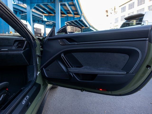 Certified 2026 Porsche 911 GT3 image 40