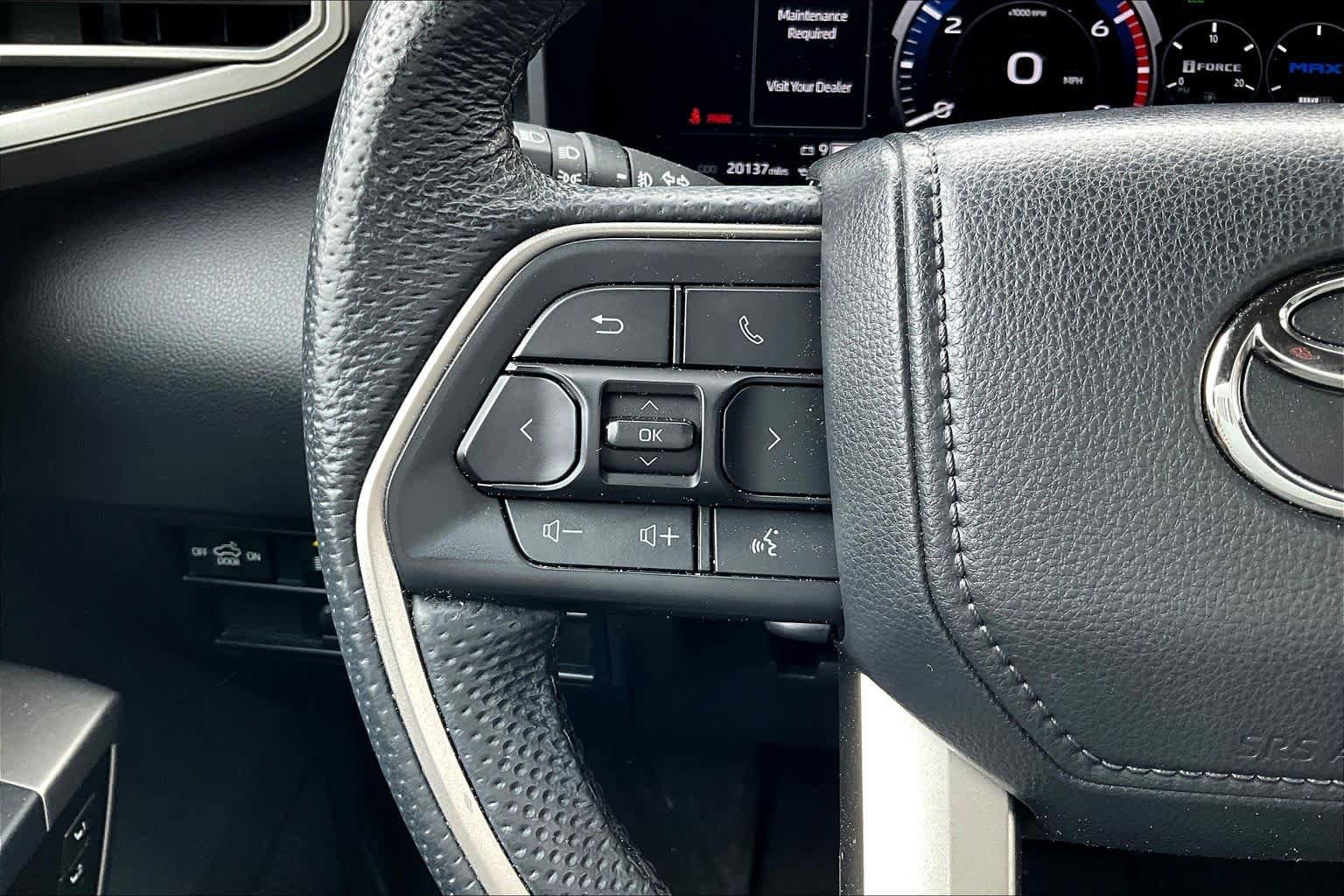 Used 2025 Toyota Tundra Limited image 24