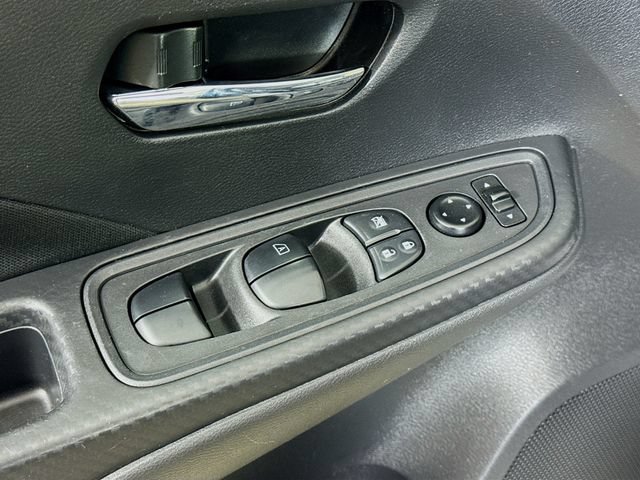 Used 2022 Nissan Versa SV FWD image 17