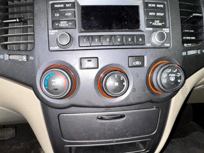 Used 2009 Kia Optima LX FWD image 36