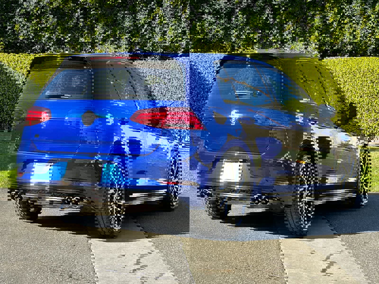 Used 2019 Volkswagen Golf R 4-Door image 8